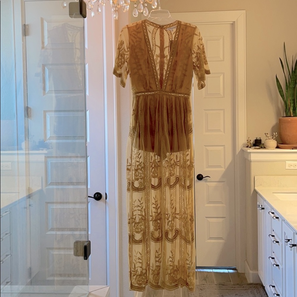 Honey Punch Maxi Dress- size Small